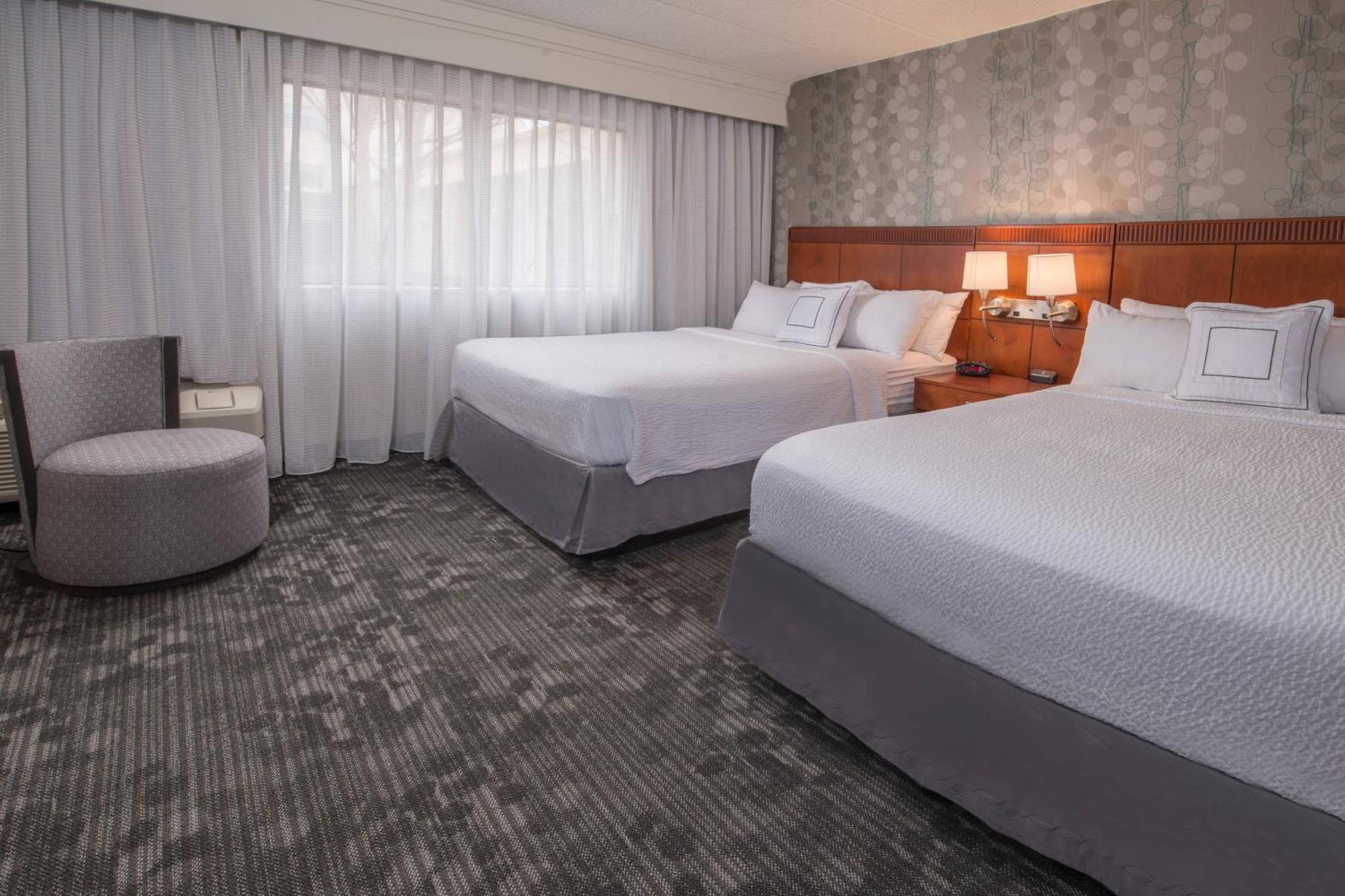 Courtyard By Marriott Fairfax Fair Oaks Hotel Exterior photo