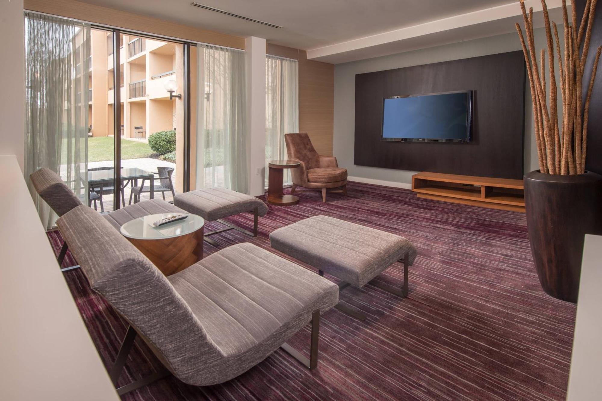 Courtyard By Marriott Fairfax Fair Oaks Hotel Exterior photo