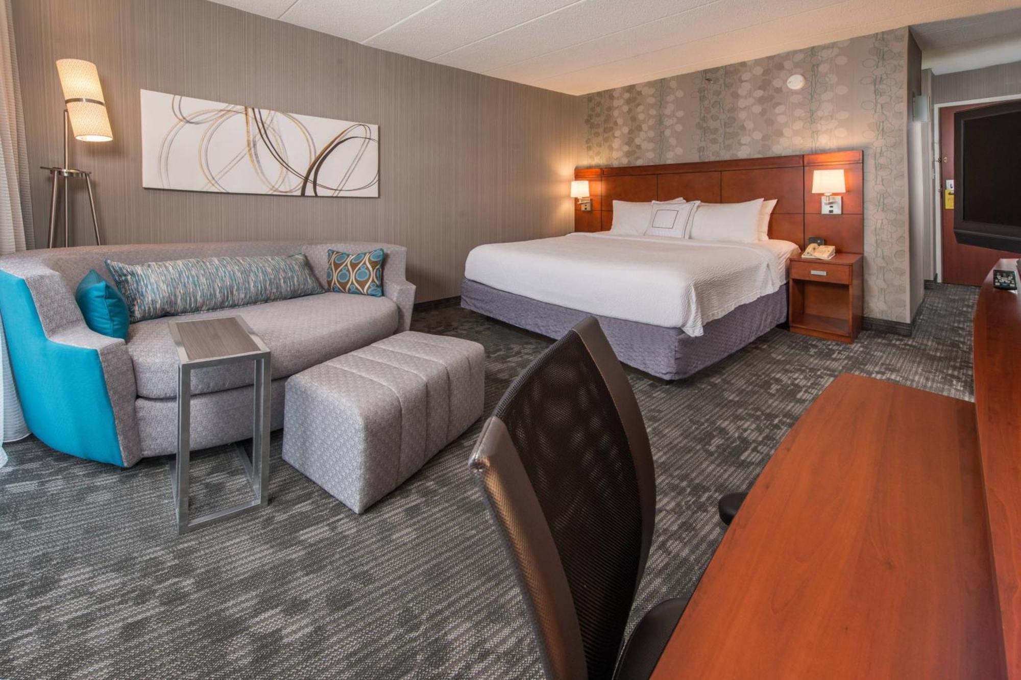 Courtyard By Marriott Fairfax Fair Oaks Hotel Exterior photo